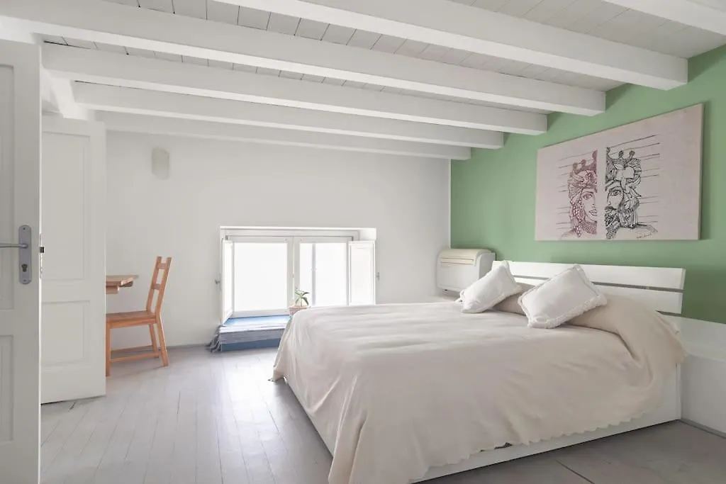 Palazzo Sambuca Apartment Kalsa 팔레르모 0*,